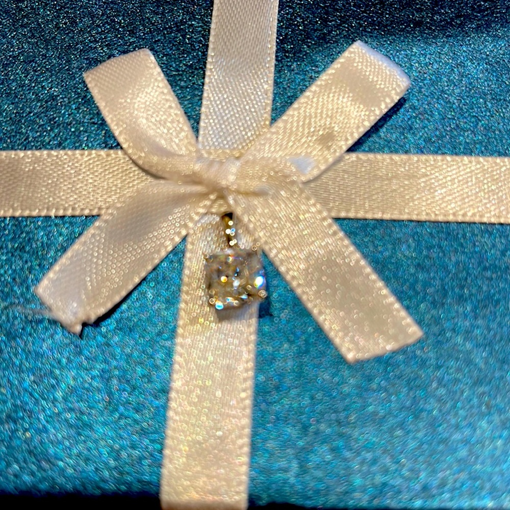Swarovski Zirconia White Gold Pendant